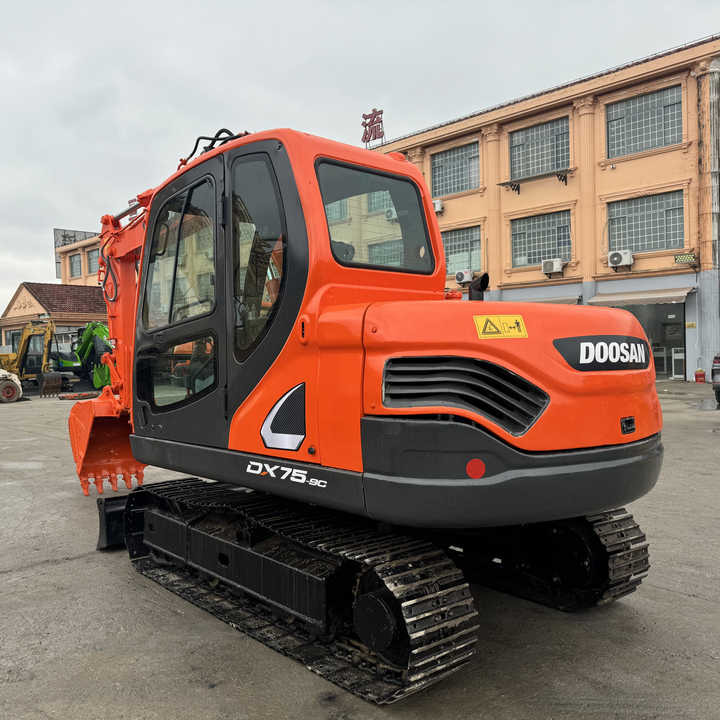 Hot Sale Used Doosan DX75-9C Excavator Doosan 7.5 Ton Crawler Digger Original Equipment - Верижен багер: снимка 1 Hot Sale Used Doosan DX75-9C Excavator Doosan 7.5 Ton Crawler Digger Original Equipment - Верижен багер: снимка 1
