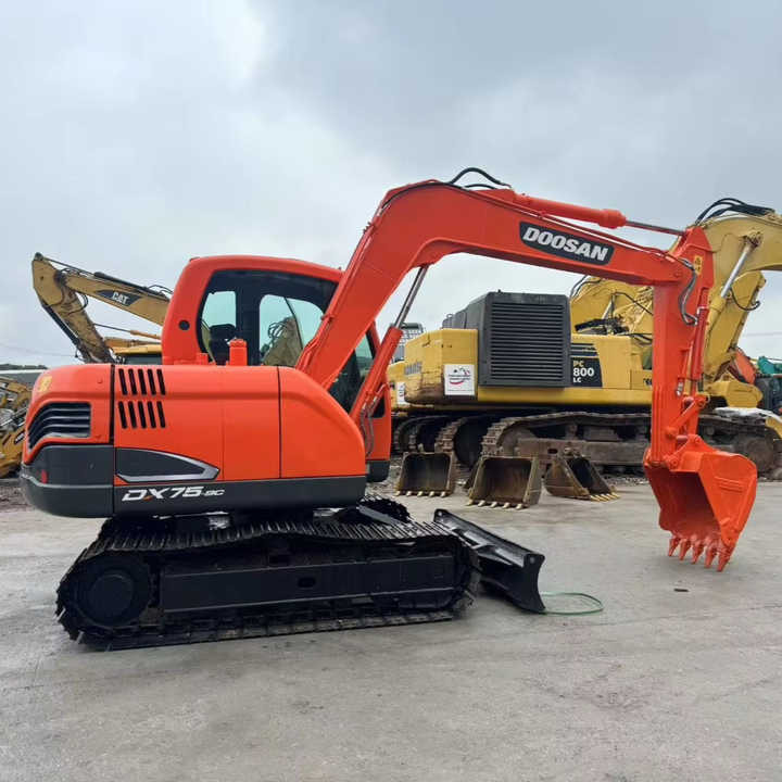 Hot Sale Used Doosan DX75-9C Excavator Doosan 7.5 Ton Crawler Digger Original Equipment - Верижен багер: снимка 1 Hot Sale Used Doosan DX75-9C Excavator Doosan 7.5 Ton Crawler Digger Original Equipment - Верижен багер: снимка 1
