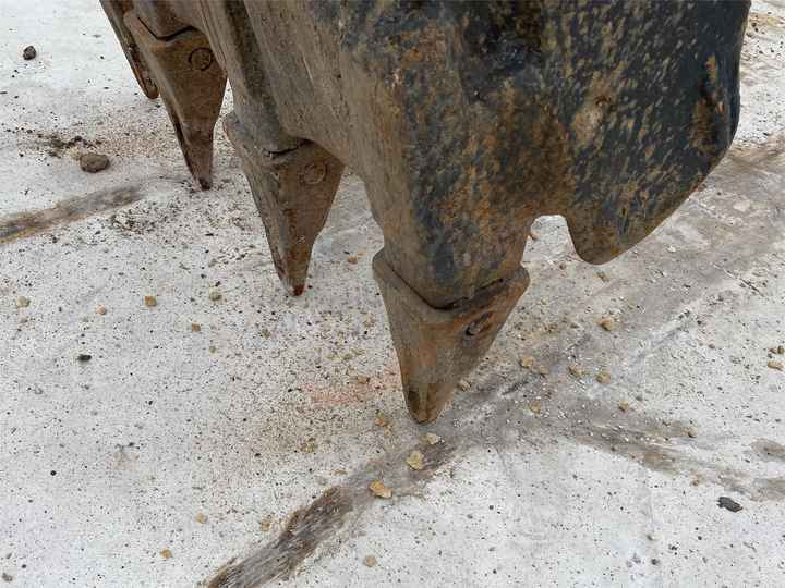 Hot sale Used Hitachi EX200-3 digger 20ton Excavator second hand excavator - Верижен багер: снимка 2 Hot sale Used Hitachi EX200-3 digger 20ton Excavator second hand excavator - Верижен багер: снимка 2