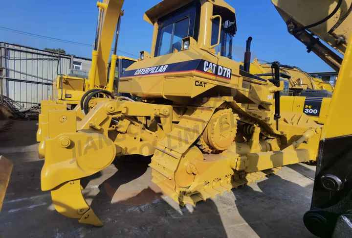 Japan Imported Caterpillar D9R Bulldozer Japan Original Cat D9n D8r Used Bulldozers - Булдозер: снимка 5 Japan Imported Caterpillar D9R Bulldozer Japan Original Cat D9n D8r Used Bulldozers - Булдозер: снимка 5