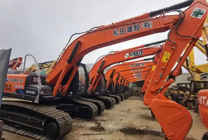 Japan Made Used Excavator Hitachi Ex200-1,Ex200 With Good Condition And Best Price Excavator Machine in Shanghai - Верижен багер: снимка 2 Japan Made Used Excavator Hitachi Ex200-1,Ex200 With Good Condition And Best Price Excavator Machine in Shanghai - Верижен багер: снимка 2