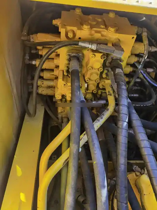 New Arrival Second Hand Pc200-8 Komatsu 20 Ton Crawler Excavator Komatsu Pc 200-8 Used Komatsu Pc 200 Excavator For Sale - Багер: снимка 4 New Arrival Second Hand Pc200-8 Komatsu 20 Ton Crawler Excavator Komatsu Pc 200-8 Used Komatsu Pc 200 Excavator For Sale - Багер: снимка 4