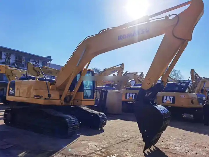 New Arrival Second Hand Pc200-8 Komatsu 20 Ton Crawler Excavator Komatsu Pc 200-8 Used Komatsu Pc 200 Excavator For Sale - Багер: снимка 3 New Arrival Second Hand Pc200-8 Komatsu 20 Ton Crawler Excavator Komatsu Pc 200-8 Used Komatsu Pc 200 Excavator For Sale - Багер: снимка 3