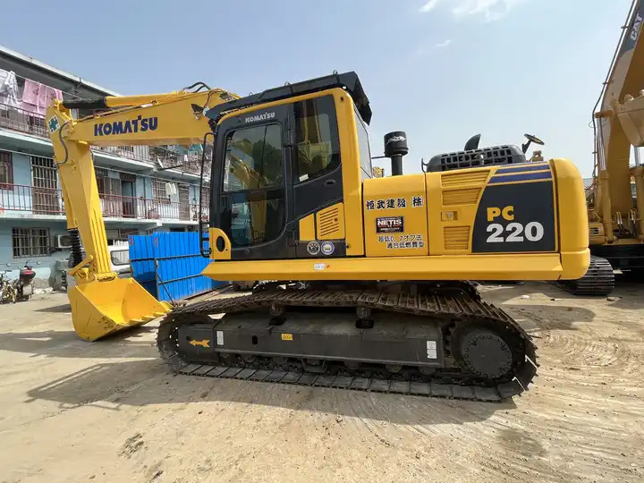 Original Japan Komatsu PC220 used excavator for sale/second hand komatsu excavator PC200-8 PC220-8 - Верижен багер: снимка 4 Original Japan Komatsu PC220 used excavator for sale/second hand komatsu excavator PC200-8 PC220-8 - Верижен багер: снимка 4