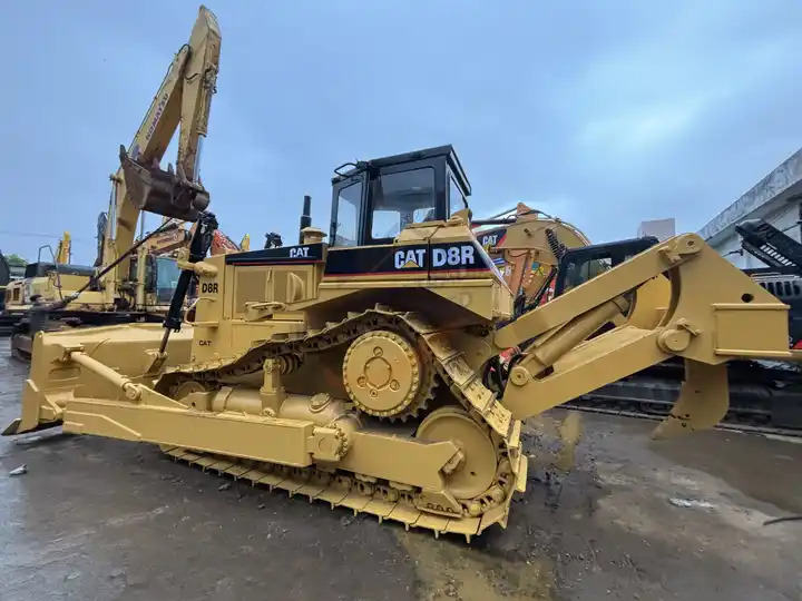 Original Second Hand Cat Bulldozer Caterpillar D8r 40 Tons Bulldozer with Good Quality in Low Price for Sale - Булдозер: снимка 3 Original Second Hand Cat Bulldozer Caterpillar D8r 40 Tons Bulldozer with Good Quality in Low Price for Sale - Булдозер: снимка 3