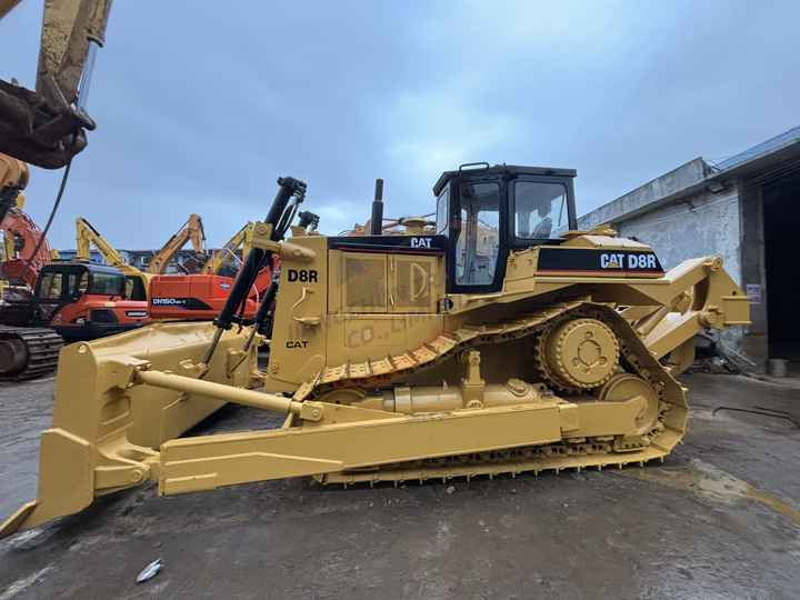 Original Second Hand Cat Bulldozer Caterpillar D8r 40 Tons Bulldozer with Good Quality in Low Price for Sale - Булдозер: снимка 4 Original Second Hand Cat Bulldozer Caterpillar D8r 40 Tons Bulldozer with Good Quality in Low Price for Sale - Булдозер: снимка 4