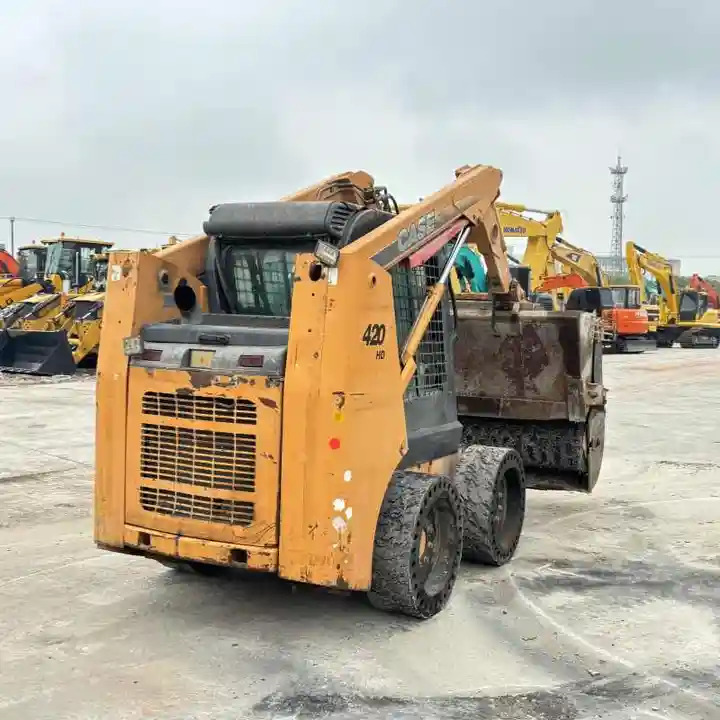 Original Second hand CASE skid steer loader 420 for sale compact skid steers loaders 440 430 420 in stock - Мини челен товарач: снимка 4 Original Second hand CASE skid steer loader 420 for sale compact skid steers loaders 440 430 420 in stock - Мини челен товарач: снимка 4