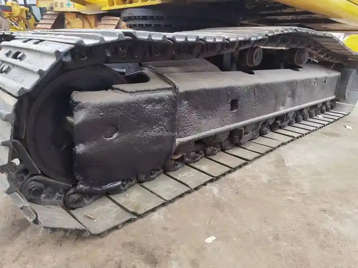 Original Well-Maintained Komatsu PC200-6 Used Excavator for sale - Верижен багер: снимка 4 Original Well-Maintained Komatsu PC200-6 Used Excavator for sale - Верижен багер: снимка 4