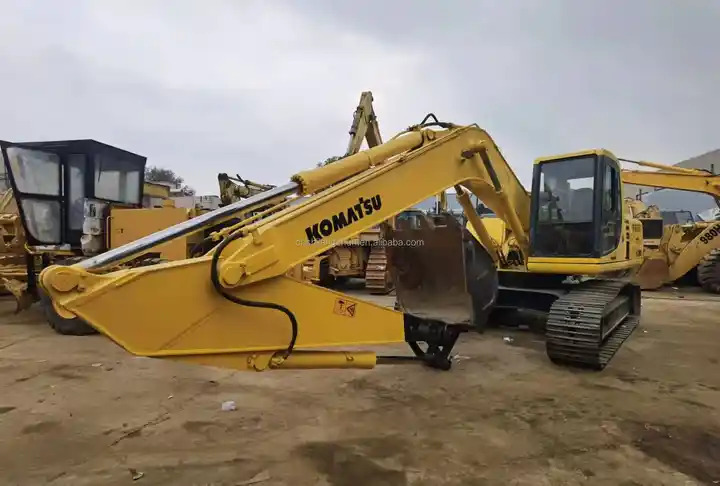 Original Well-Maintained Komatsu PC200-6 Used Excavator for sale - Верижен багер: снимка 5 Original Well-Maintained Komatsu PC200-6 Used Excavator for sale - Верижен багер: снимка 5