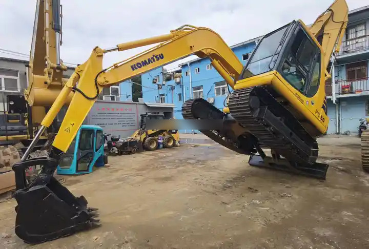Second hand Komatsu PC60-7 excavator in good condition for sale - Верижен багер: снимка 3 Second hand Komatsu PC60-7 excavator in good condition for sale - Верижен багер: снимка 3