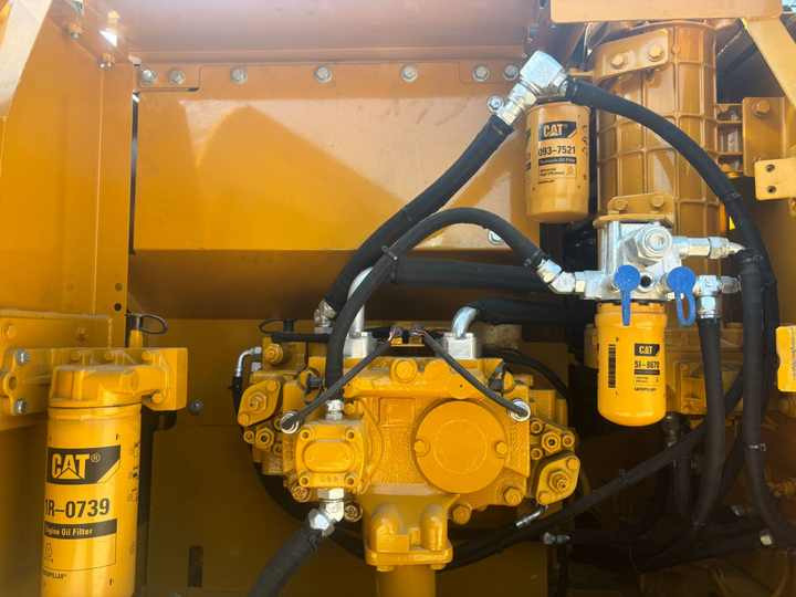 Used 20ton Excavator Original Crawler excavator Second-Hand Digger Machine Cat 320D 325 330D 336d Used Cat Excavator - Верижен багер: снимка 4 Used 20ton Excavator Original Crawler excavator Second-Hand Digger Machine Cat 320D 325 330D 336d Used Cat Excavator - Верижен багер: снимка 4