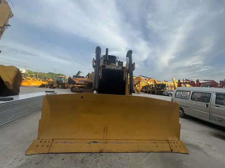 Used CAT D8R bulldozer in good condition for sale - Булдозер: снимка 2 Used CAT D8R bulldozer in good condition for sale - Булдозер: снимка 2
