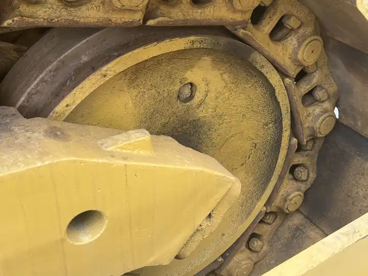 Used CAT D8R bulldozer in good condition for sale - Булдозер: снимка 4 Used CAT D8R bulldozer in good condition for sale - Булдозер: снимка 4