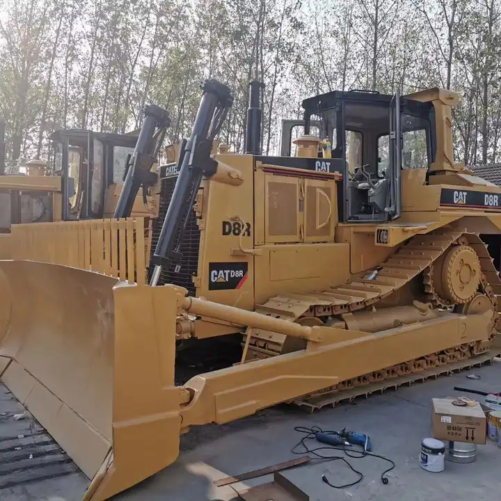 Used CAT D8R bulldozer in good condition for sale - Булдозер: снимка 1 Used CAT D8R bulldozer in good condition for sale - Булдозер: снимка 1