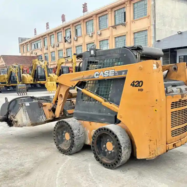 Used Case 420 Backhoe Loader Used Skid Steer Loader CASE 430 CASE 440 - Мини челен товарач: снимка 1 Used Case 420 Backhoe Loader Used Skid Steer Loader CASE 430 CASE 440 - Мини челен товарач: снимка 1