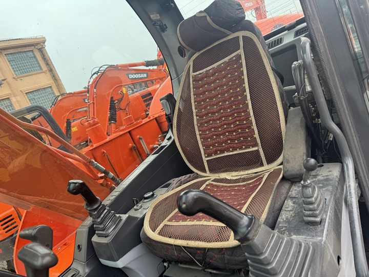 Used Excavator Doosan Dx75-9C Excavators Earth-moving Machinery Doosan Dx60 Dx80 Dx75-9c Dx225 Dh55 Dx60-9c for Sale - Верижен багер: снимка 2 Used Excavator Doosan Dx75-9C Excavators Earth-moving Machinery Doosan Dx60 Dx80 Dx75-9c Dx225 Dh55 Dx60-9c for Sale - Верижен багер: снимка 2
