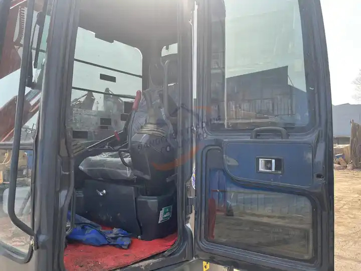 Used Hitachi excavator ZX55UR in good condition for sale - Мини багер: снимка 5 Used Hitachi excavator ZX55UR in good condition for sale - Мини багер: снимка 5