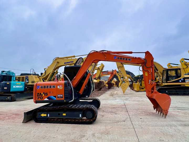 Used Japanese Excavator Hitachi 70 for Sale Hitachi 70 Excavator Hitachi Zx70 - Багер: снимка 2 Used Japanese Excavator Hitachi 70 for Sale Hitachi 70 Excavator Hitachi Zx70 - Багер: снимка 2