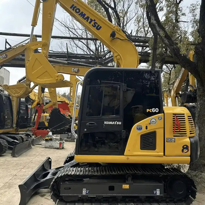 Used Komatsu PC 60-7 with Good Condition in Shanghai - Багер: снимка 1 Used Komatsu PC 60-7 with Good Condition in Shanghai - Багер: снимка 1