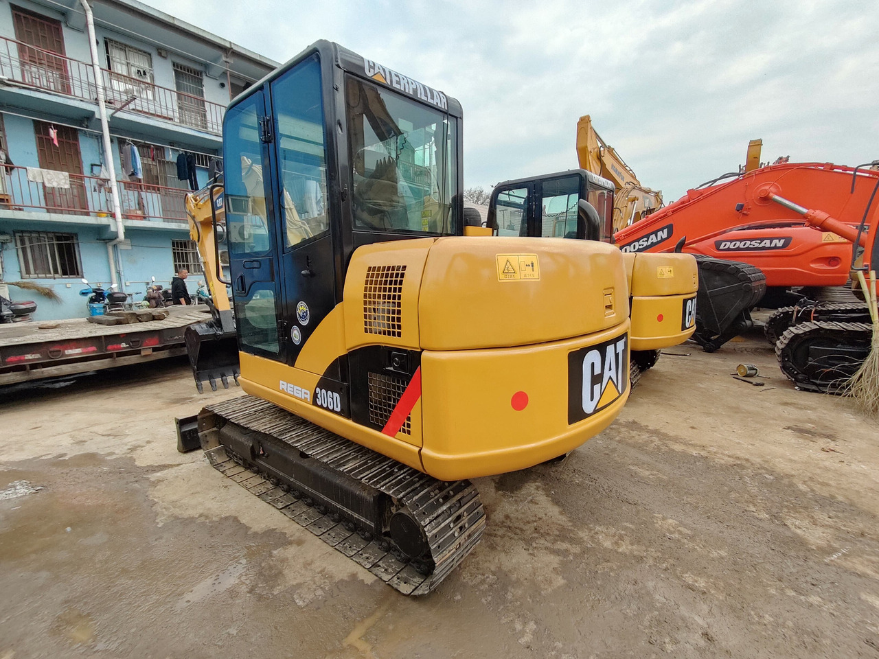Used Mini cat 306 excavator 6tons excavator on sale - Верижен багер: снимка 4 Used Mini cat 306 excavator 6tons excavator on sale - Верижен багер: снимка 4