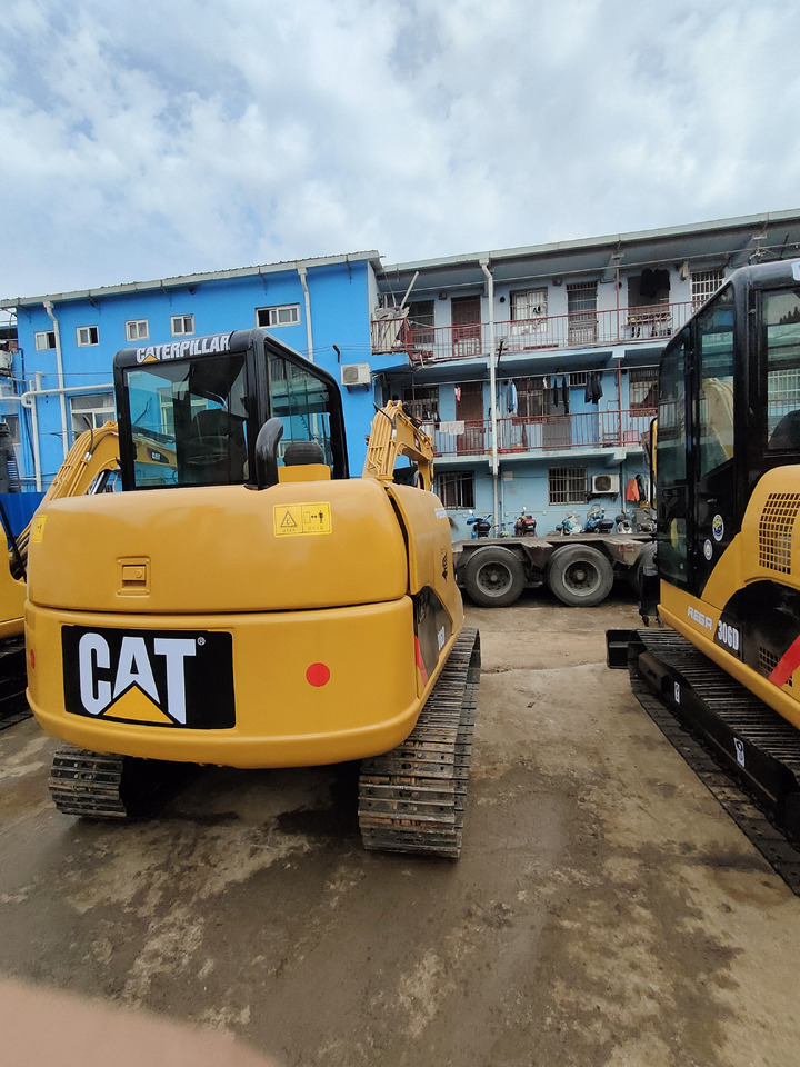 Used Mini cat 306 excavator 6tons excavator on sale - Верижен багер: снимка 5 Used Mini cat 306 excavator 6tons excavator on sale - Верижен багер: снимка 5