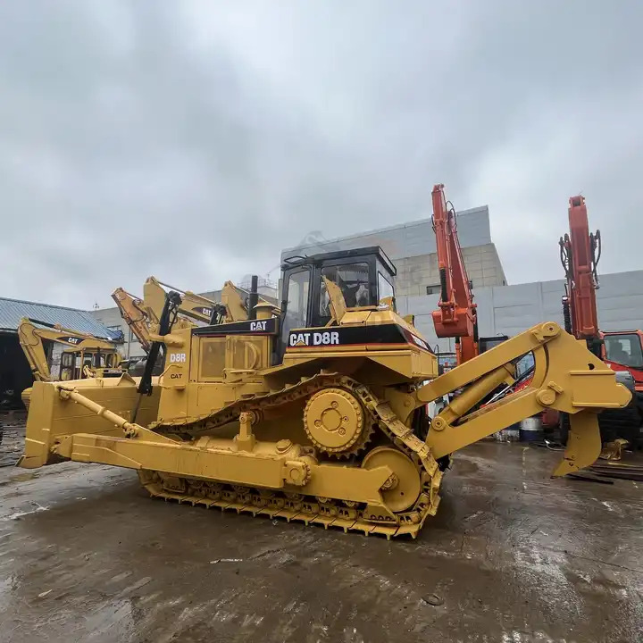 Used caterpillar bulldozer d8r for sale original used crawler bulldozer - Булдозер: снимка 1 Used caterpillar bulldozer d8r for sale original used crawler bulldozer - Булдозер: снимка 1