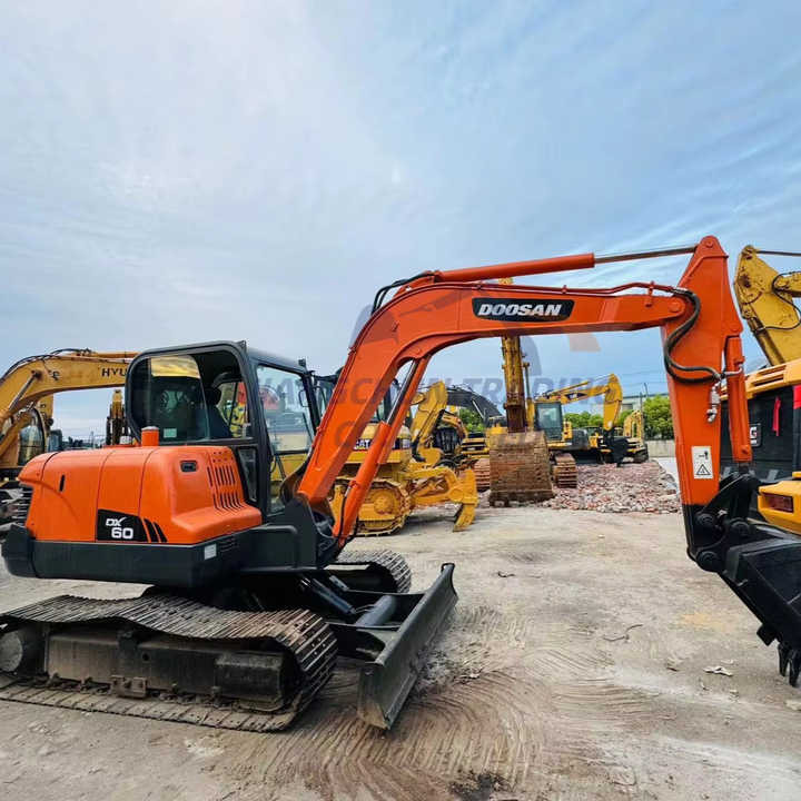 Used excavator doosan dx60 excavators earth-moving machinery doosan dx60 dx80 dx75 dx225 dh60 dh60-7for sale - Верижен багер: снимка 1 Used excavator doosan dx60 excavators earth-moving machinery doosan dx60 dx80 dx75 dx225 dh60 dh60-7for sale - Верижен багер: снимка 1