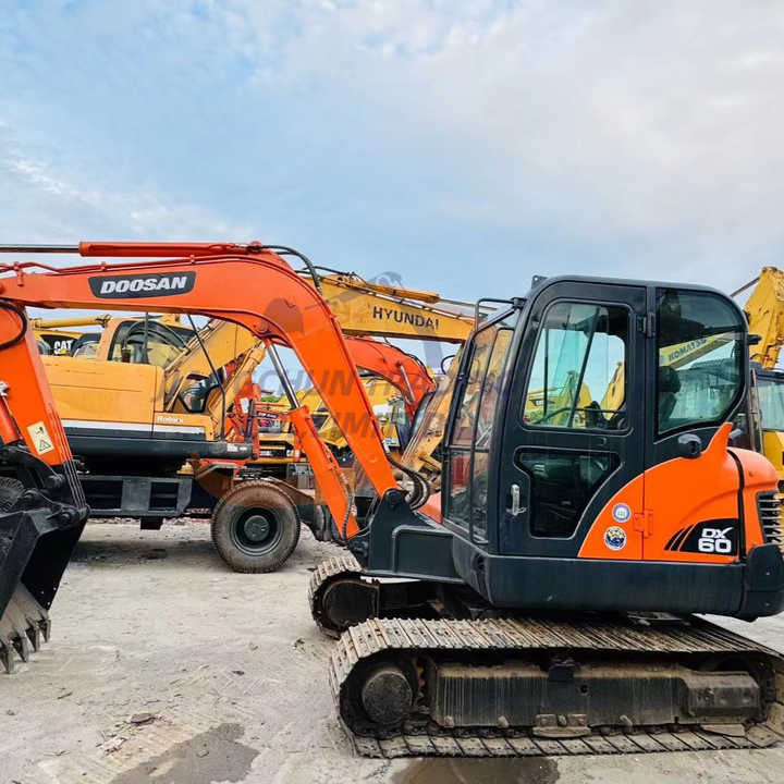 Used excavator doosan dx60 excavators earth-moving machinery doosan dx60 dx80 dx75 dx225 dh60 dh60-7for sale - Верижен багер: снимка 1 Used excavator doosan dx60 excavators earth-moving machinery doosan dx60 dx80 dx75 dx225 dh60 dh60-7for sale - Верижен багер: снимка 1