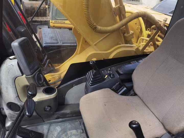 Used komatsu PC 56-7 Pc60-7 Crawler Excavator 6 Ton Excavator In Shanghai China For Sale PC 60 60-7 PC60 PC78 Nice excavator - Верижен багер: снимка 5 Used komatsu PC 56-7 Pc60-7 Crawler Excavator 6 Ton Excavator In Shanghai China For Sale PC 60 60-7 PC60 PC78 Nice excavator - Верижен багер: снимка 5