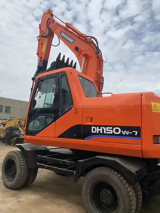 Wheel digging excavator Used DOOSAN150W DH150W DH150W-7 / second-hand KOREA engine DOOSAN DH 150 150W-7 DOOSAN150 - Верижен багер: снимка 4 Wheel digging excavator Used DOOSAN150W DH150W DH150W-7 / second-hand KOREA engine DOOSAN DH 150 150W-7 DOOSAN150 - Верижен багер: снимка 4