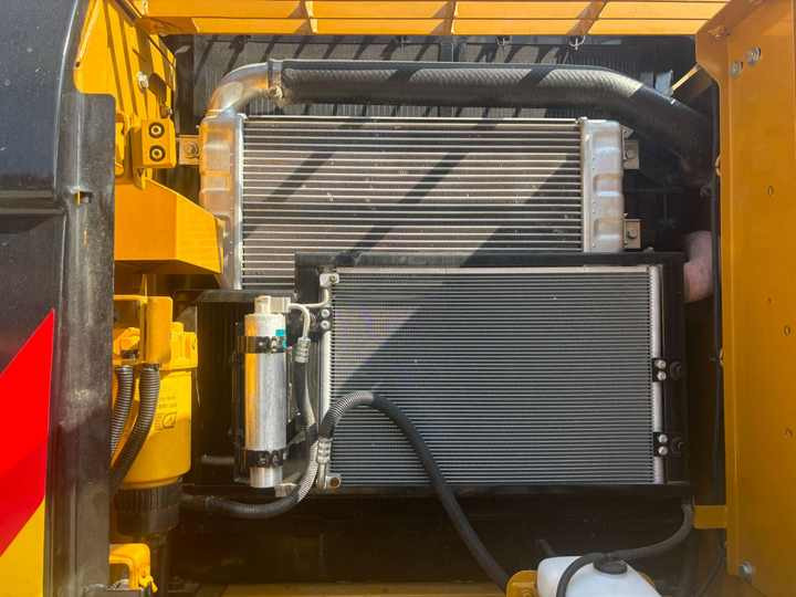 Used Excavator cat 320dsed Excavator Original Crawler Used CAT 320 Excavator 320D Caterpillar Machinery - Верижен багер: снимка 5 Used Excavator cat 320dsed Excavator Original Crawler Used CAT 320 Excavator 320D Caterpillar Machinery - Верижен багер: снимка 5