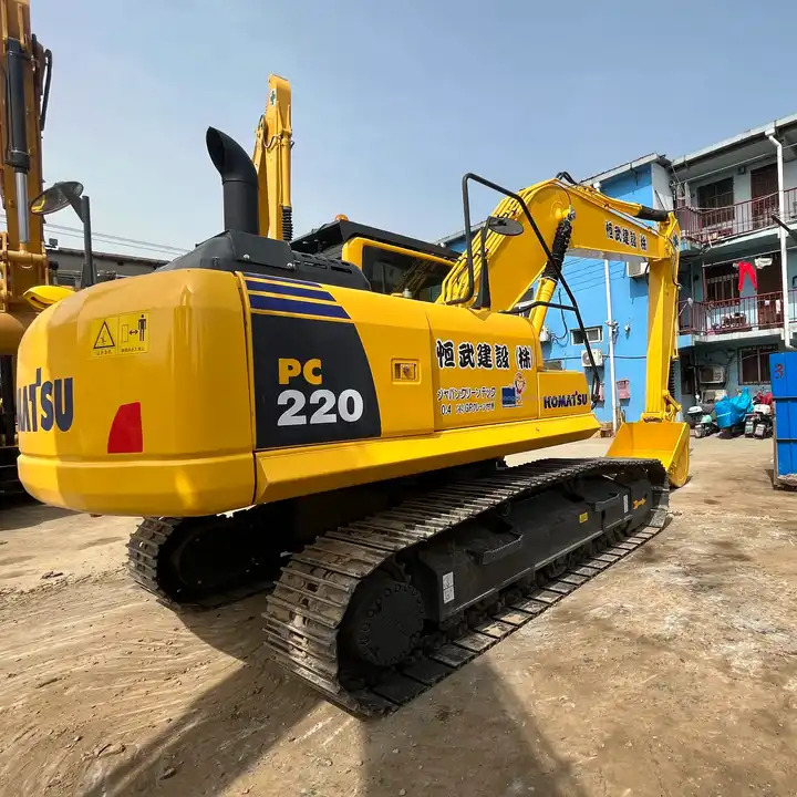 Used crawler excavator Japan used Komatsu PC220 20ton digger komatsu pc 200-8 in stock for sale - Верижен багер: снимка 1 Used crawler excavator Japan used Komatsu PC220 20ton digger komatsu pc 200-8 in stock for sale - Верижен багер: снимка 1
