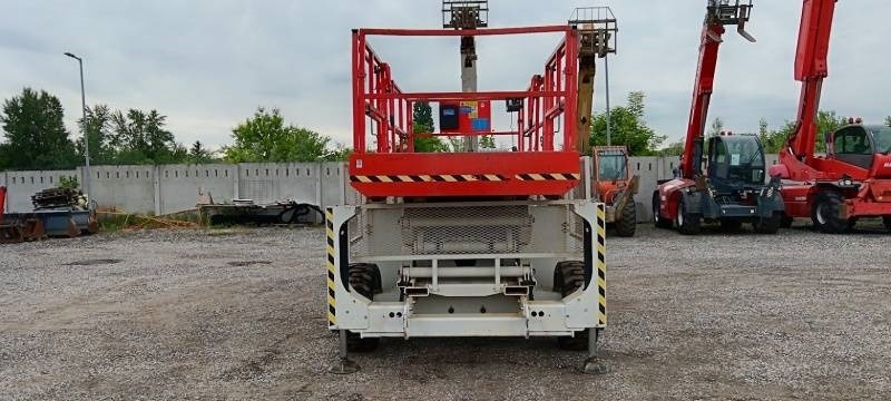 Genie GS3390 - 12,06 m - 4x4 - diesel - Ножична работна платформа: снимка 3 Genie GS3390 - 12,06 m - 4x4 - diesel - Ножична работна платформа: снимка 3