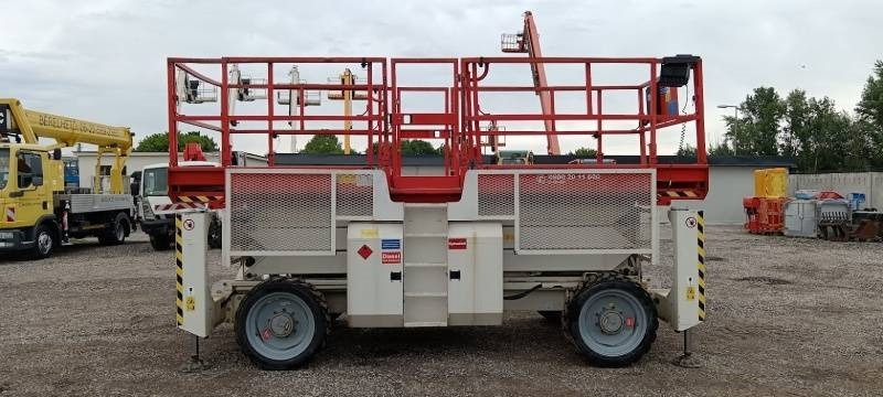 Genie GS3390 - 12,06 m - 4x4 - diesel - Ножична работна платформа: снимка 5 Genie GS3390 - 12,06 m - 4x4 - diesel - Ножична работна платформа: снимка 5