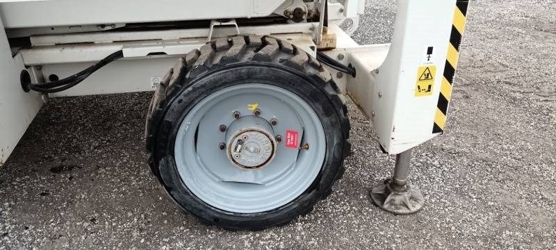 Ножична работна платформа Genie GS3390 - 12,06 m - 4x4 - diesel: снимка 13
