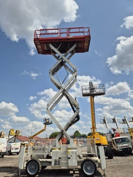 Ножична работна платформа Genie GS3390 - 12,06 m - 4x4 - diesel: снимка 10