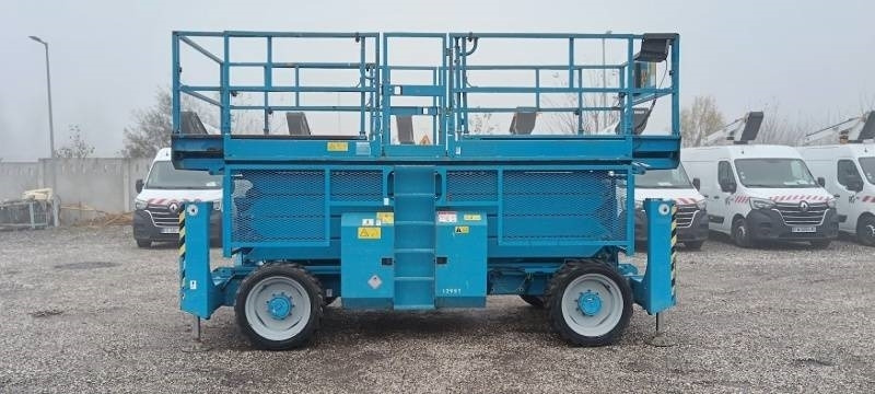Genie GS4390 - 15,11m, diesel, 4x4 - Ножична работна платформа: снимка 4 Genie GS4390 - 15,11m, diesel, 4x4 - Ножична работна платформа: снимка 4