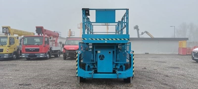 Genie GS4390 - 15,11m, diesel, 4x4 - Ножична работна платформа: снимка 3 Genie GS4390 - 15,11m, diesel, 4x4 - Ножична работна платформа: снимка 3