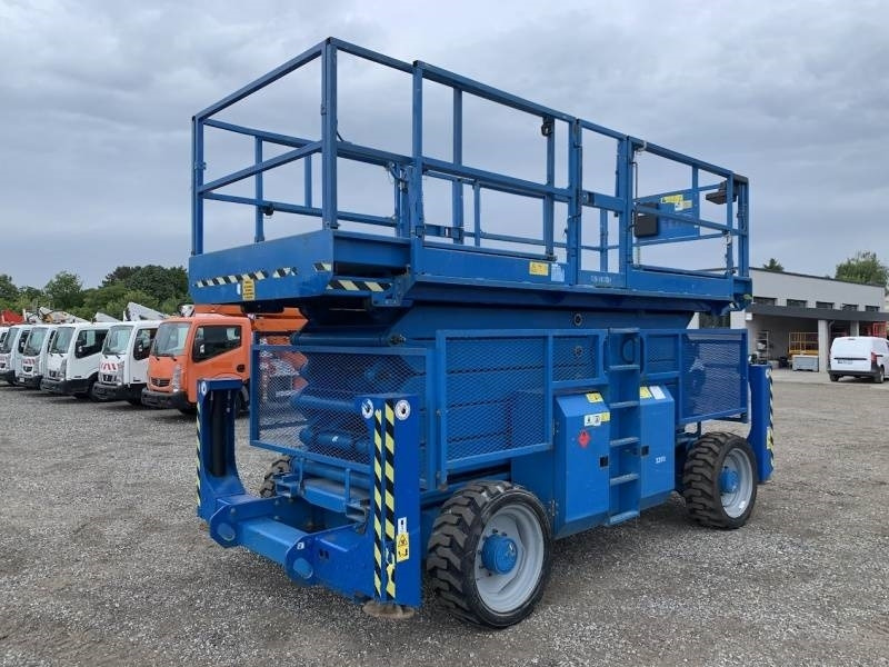 Genie GS5390 - 18m - 4x4 - Diesel - Ножична работна платформа: снимка 2 Genie GS5390 - 18m - 4x4 - Diesel - Ножична работна платформа: снимка 2
