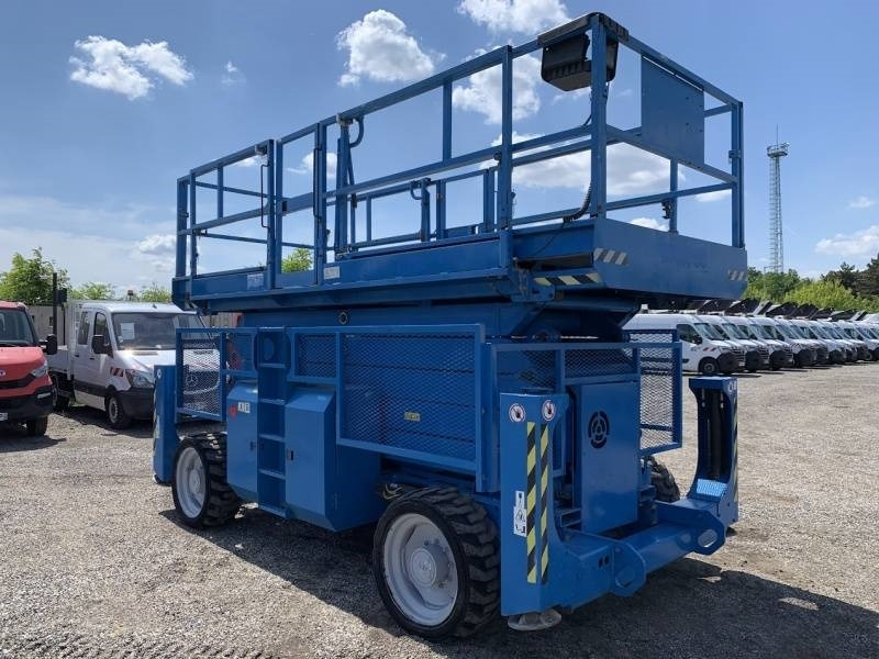 Genie GS5390 - 18m - 4x4 - Diesel - Ножична работна платформа: снимка 1 Genie GS5390 - 18m - 4x4 - Diesel - Ножична работна платформа: снимка 1