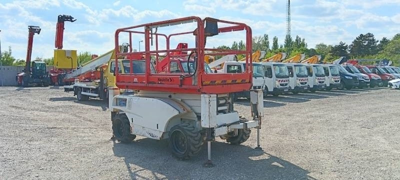 Haulotte Compact 10 DX - 4x4 - 10m - diesel - Ножична работна платформа: снимка 1 Haulotte Compact 10 DX - 4x4 - 10m - diesel - Ножична работна платформа: снимка 1
