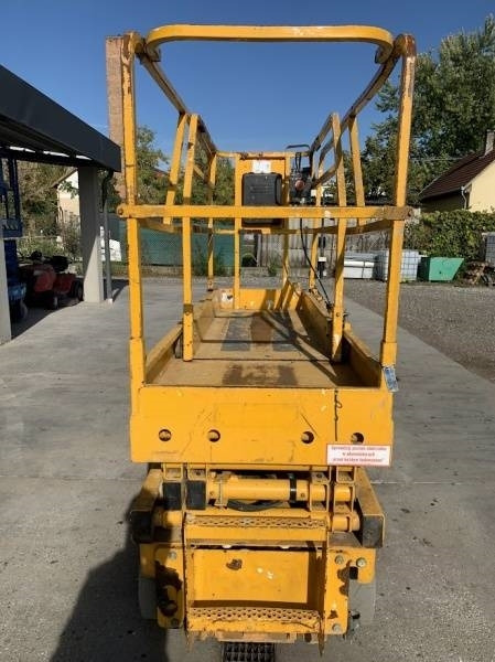 Haulotte Compact 8 - 8m, electric - Ножична работна платформа: снимка 3 Haulotte Compact 8 - 8m, electric - Ножична работна платформа: снимка 3