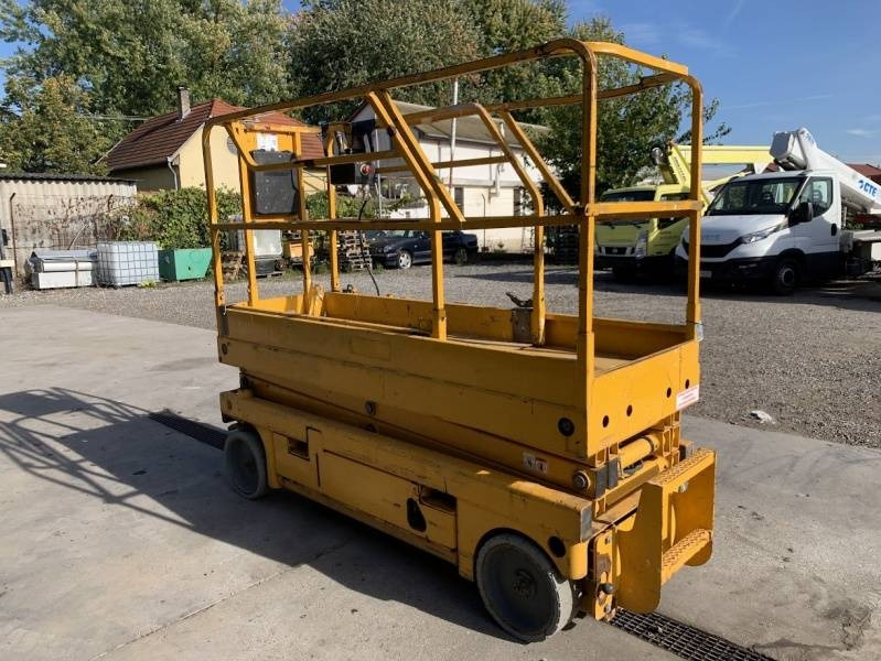 Haulotte Compact 8 - 8m, electric - Ножична работна платформа: снимка 1 Haulotte Compact 8 - 8m, electric - Ножична работна платформа: снимка 1