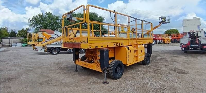 Haulotte H12SXLNT - 12m, 4x4, diesel - Ножична работна платформа: снимка 2 Haulotte H12SXLNT - 12m, 4x4, diesel - Ножична работна платформа: снимка 2