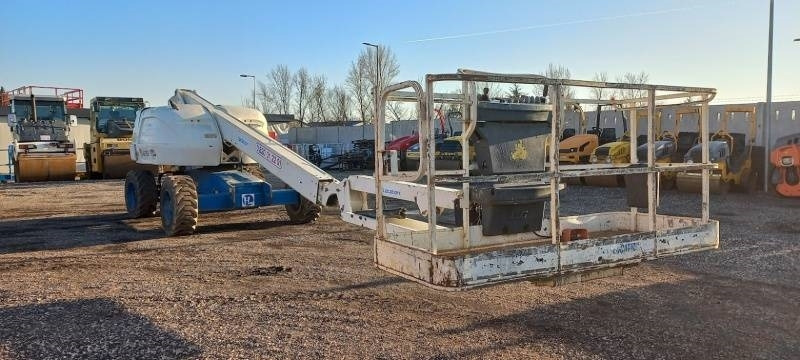 JLG 460SJ - 16,09 m, 230 kg, 4x4 - Артикулираща платформа: снимка 1 JLG 460SJ - 16,09 m, 230 kg, 4x4 - Артикулираща платформа: снимка 1