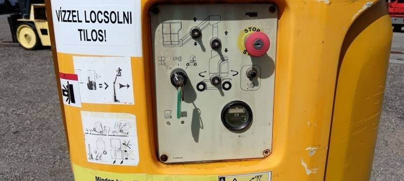 Артикулираща платформа Manitou 105 VJR2 - 10,5 m - electric: снимка 13