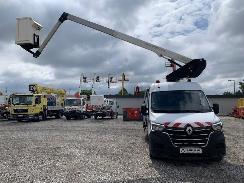 Лизинг на Renault Master Klubb K32 - 12,5 m, 120 kg  Renault Master Klubb K32 - 12,5 m, 120 kg: снимка 9