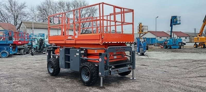 SkyJack SJ8831 - 11,27 m - 4x4 - Ножична работна платформа: снимка 1 SkyJack SJ8831 - 11,27 m - 4x4 - Ножична работна платформа: снимка 1