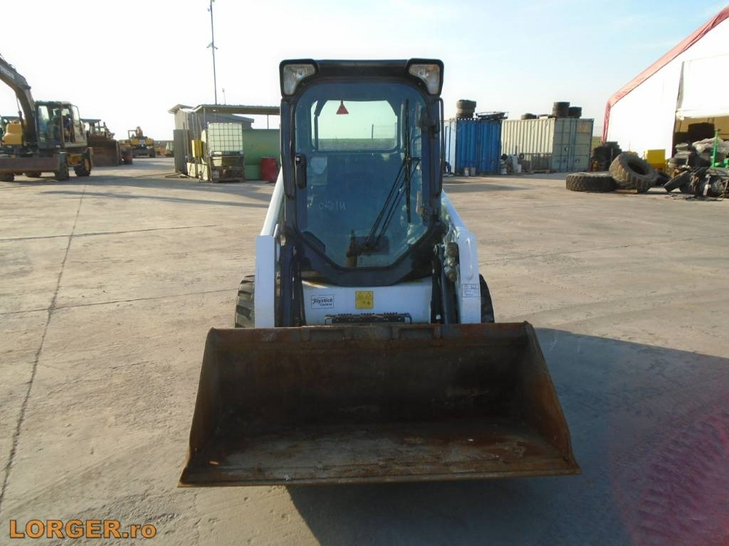 Bobcat S 450 - Мини челен товарач: снимка 4 Bobcat S 450 - Мини челен товарач: снимка 4