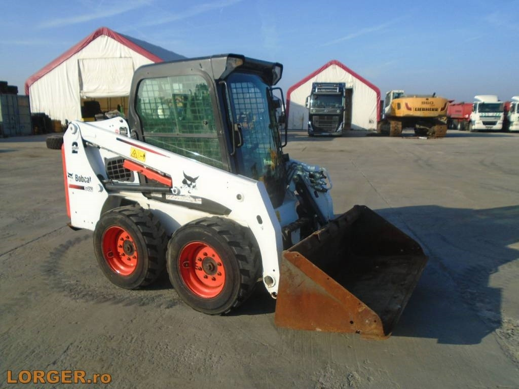 Bobcat S 450 - Мини челен товарач: снимка 3 Bobcat S 450 - Мини челен товарач: снимка 3